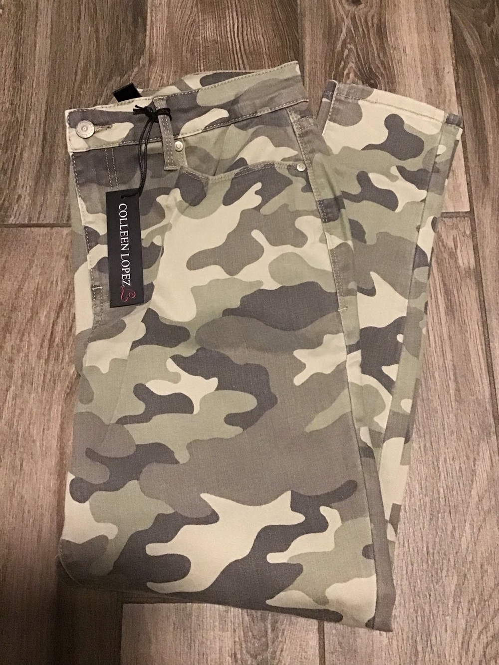 NWT! Colleen Lopez Women's Skinny Camo Jeans - Olive, Khaki, Gray